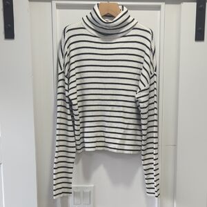 Ann Taylor Black and White Ribbed Striped Cropped Turtleneck Sweater Size Medium